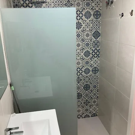 Eliza 3 Bedroom Modern Апартаменты