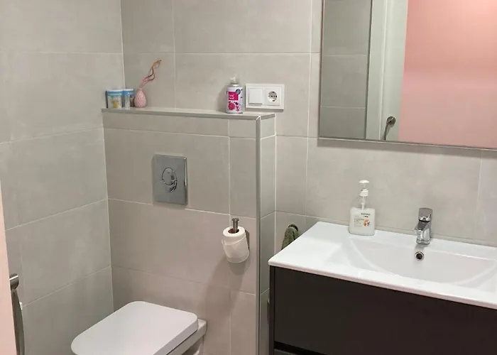 Eliza 3 Bedroom Modern Апартаменты *