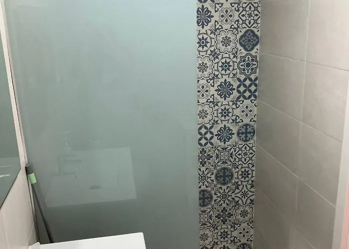 Eliza 3 Bedroom Modern Апартаменты